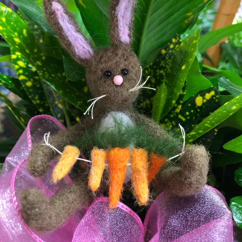 Handmade needle felted Easter bunny rabbit NWT